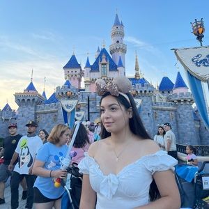 Meet your Posher, Wendy